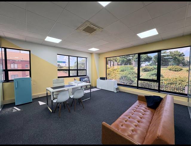 749M² OFFICE TO LET IN MIDRIDGE PARK